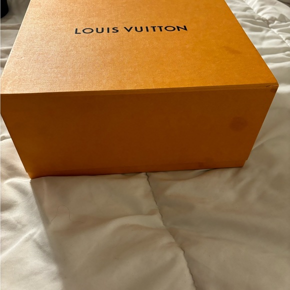 Authentic LV Box - Picture 2 of 4
